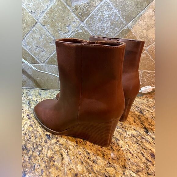 DV‎ cognac brown wedge booties - Picture 3 of 6